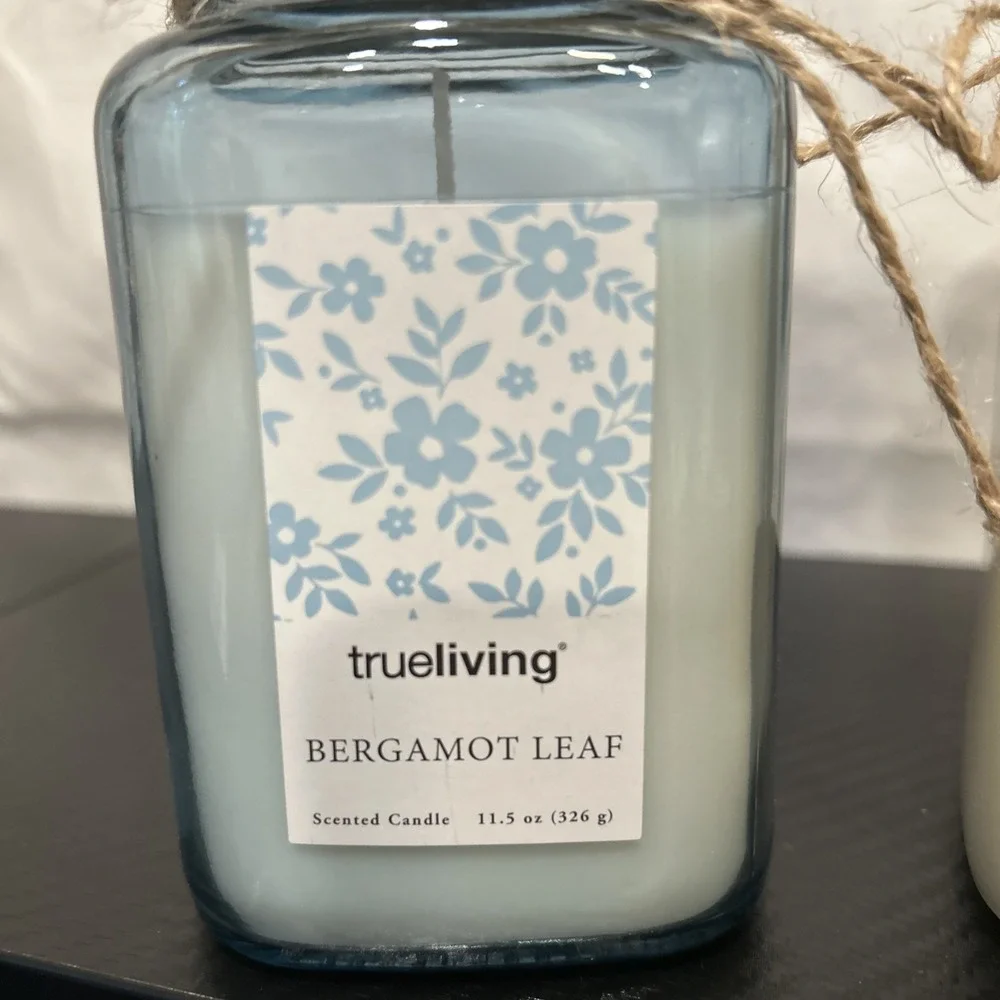 Trueliving ‎ 11.5 oz Jar Scented Candle Set Bergamot Leaf & Tulip Field